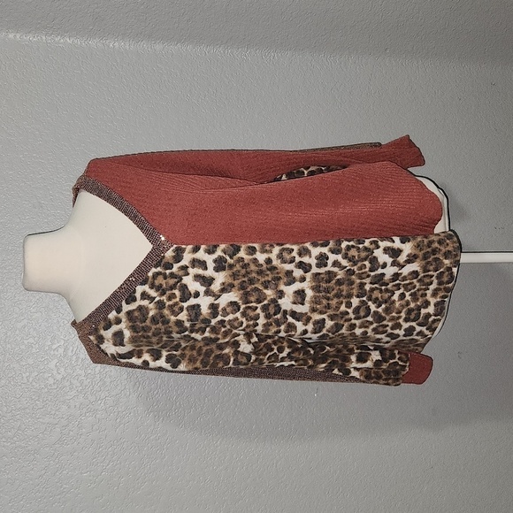 LOVELY Melody   Leopard Print & Mauve Sweater  Size Large - Picture 1 of 6